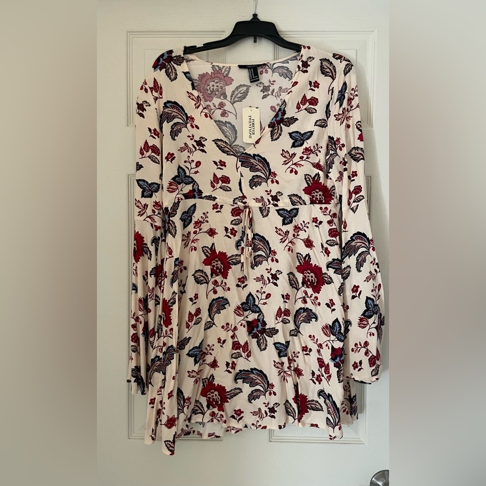 Forever 21 Floral Boho Dress size Medium with bell sleeves